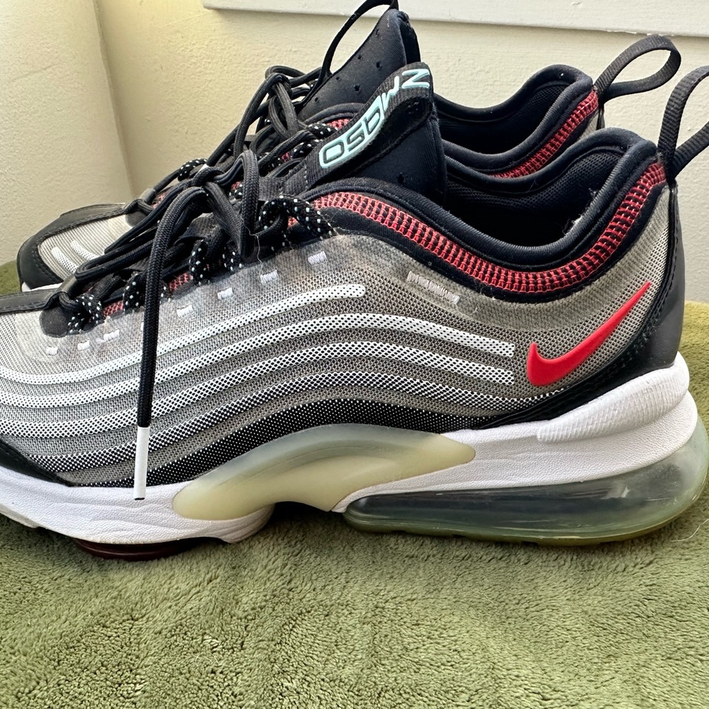Nike Air Max ZM950 React Men's Sneakers - Black, White, and Red
